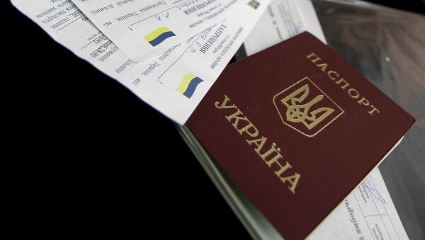 Un passeport ukrainien - Sputnik Afrique