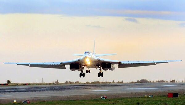 L'avion stratégique russe Tu-160 - Sputnik Afrique