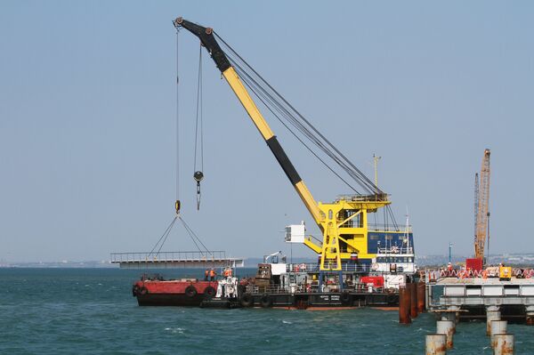 Un pont vers la Crimée Un pont vers la Crimée - Sputnik Afrique