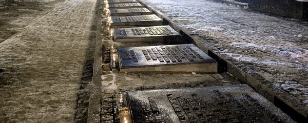 Les plaques dédiées aux victimes de l'Holocauste - Sputnik Afrique