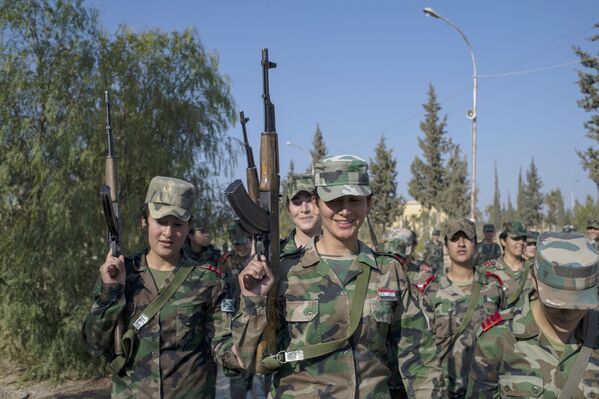 Une académie militaire pour femmes à Damas - Sputnik Afrique