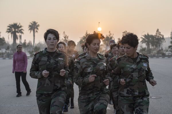 Une académie militaire pour femmes à Damas - Sputnik Afrique