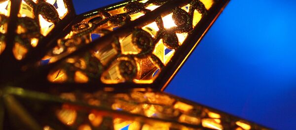 décoration sur l'arbre de Noël - Sputnik Afrique