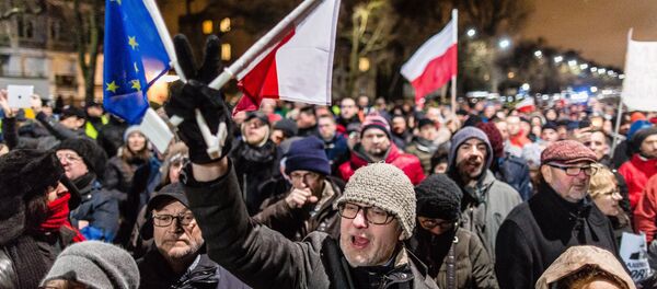 protestations dans les rues de Varsovie - Sputnik Afrique