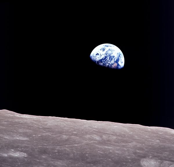 Apollo 8: Earthrise - Sputnik Afrique