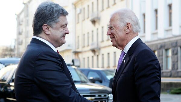 Le président ukrainien Piotr Porochenko et le vice-président américain Joe Biden - Sputnik Afrique