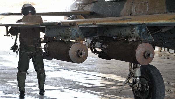 Bombes aériennes syriennes à la base militaire de Hama - Sputnik Afrique