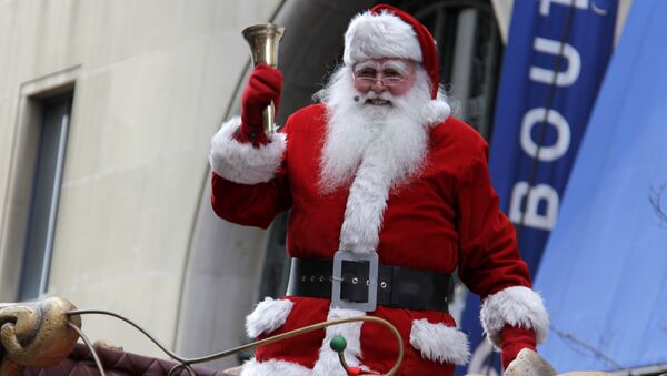 Пер Ноэль на параде Санта-Клаусов в Мон-Реале - Sputnik Afrique