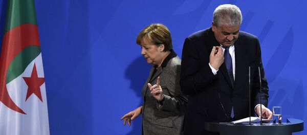 Angela Merkel et Abdelmalek Sellal Angela Merkel et Abdelmalek Sellal - Sputnik Afrique