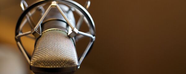 Un microphone - Sputnik Afrique