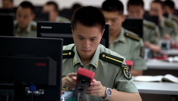 Des élèves officiers chinois suivent des cours de maîtrise informatique - Sputnik Afrique