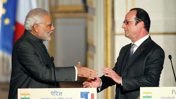 Le premier ministre de l'Inde Narendra Modi et présidente de France Francois Hollande - Sputnik Afrique