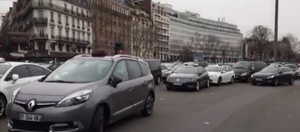 Grève des taxis: la Porte Maillot toujours bloquée - Sputnik Afrique