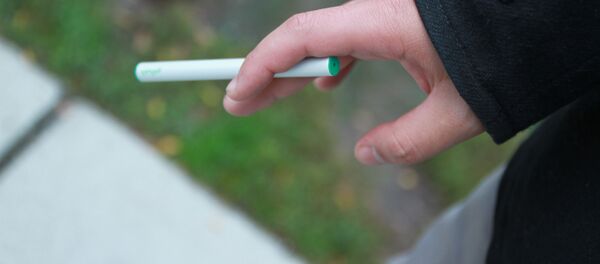 Une cigarette électronique - Sputnik Afrique
