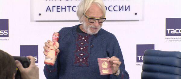 Pierre Richard reçoit un « passeport de Mordovie » - Sputnik Afrique