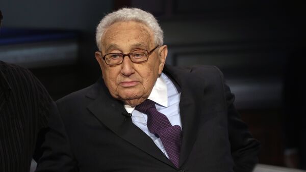 Former U.S. Secretary of State Henry Kissinger is interviewed by Neil Cavuto on his Cavuto Coast to Coast program, on the Fox Business Network, in New York, Friday, June 5, 2015 - Sputnik Afrique