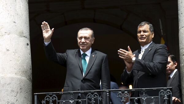 Le président turc Recep Tayyip Erdogan et son homologue équatorien Rafael Correa - Sputnik Afrique