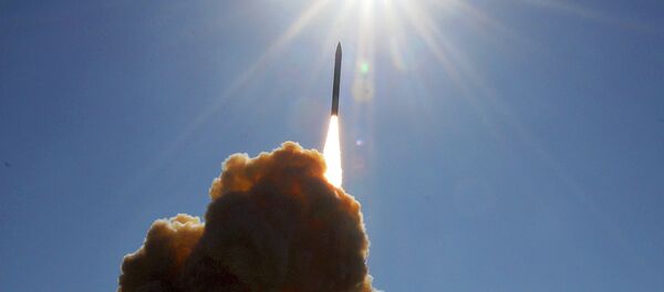Un missile intercepteur lancé depuis la  Vandenberg Air Force Base - Sputnik Afrique