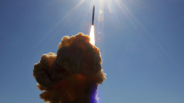 Un missile intercepteur lancé depuis la  Vandenberg Air Force Base - Sputnik Afrique