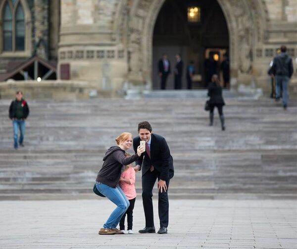 Justin Trudeau et la politique par les selfies - Sputnik Afrique