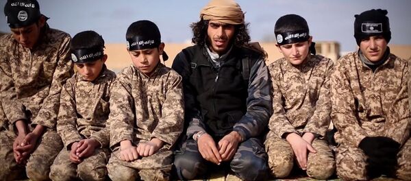 les enfants soldats du groupe de l'État islamique les enfants soldats du groupe de l'État islamique - Sputnik Afrique