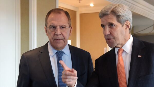 Le ministre russe des Affaires étrangères Sergueï Lavrov et le secrétaire d'Etat américain John Kerry - Sputnik Afrique