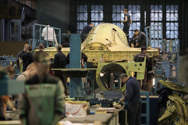 L'assemblage du bombardier Su-34 L'assemblage du bombardier Su-34 - Sputnik Afrique
