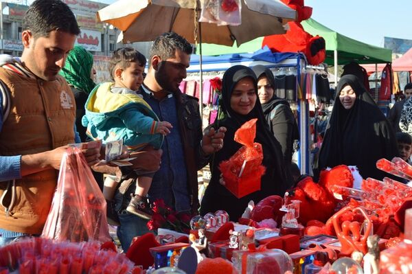 Bagdad se prépare à la Saint-Valentin - Sputnik Afrique
