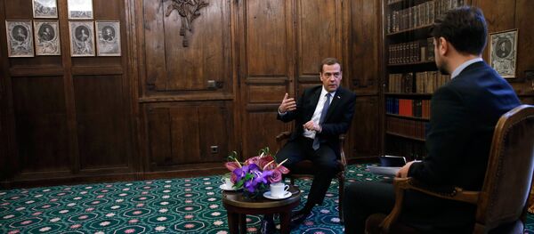 Интервью премьер-министра РФ Д. Медведева журналу Тайм - Sputnik Afrique