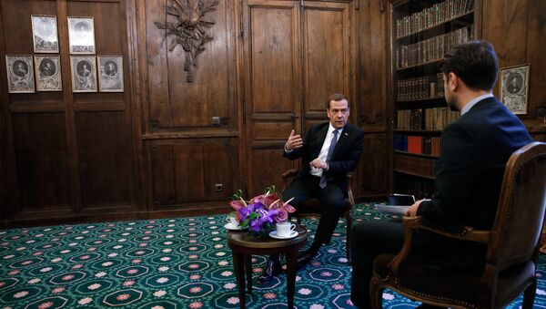 Интервью премьер-министра РФ Д. Медведева журналу Тайм - Sputnik Afrique