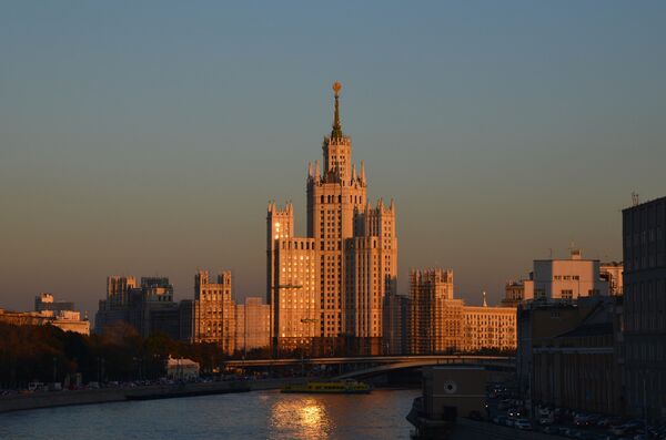 Immeuble d'habitation de la place Koudrinskaïa à Moscou - Sputnik Afrique