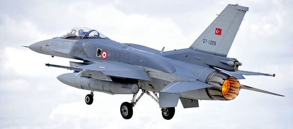 Un F-16 turc - Sputnik Afrique