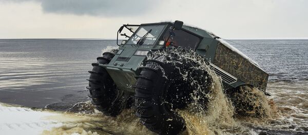 Le véhicule tout terrain russe Sherp a conquis Internet - Sputnik Afrique