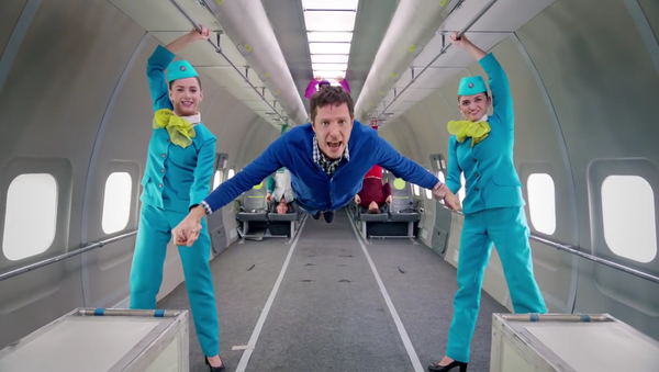 Dans le cadre d'un projet commun, la compagnie aérienne S7 Airlines et le groupe musical d'Indie rock Ok Go ont tourné une vidéo en apesanteur. - Sputnik Afrique