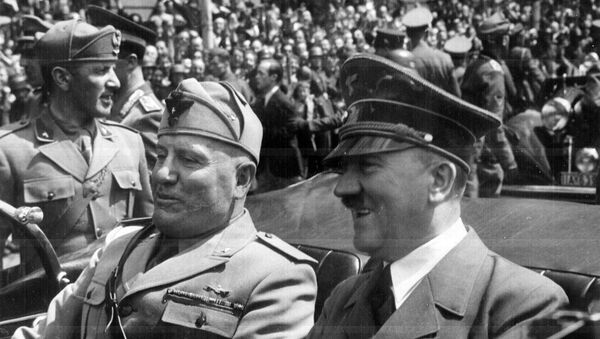 Adolf Hitler et Benito Mussolini - Sputnik Afrique