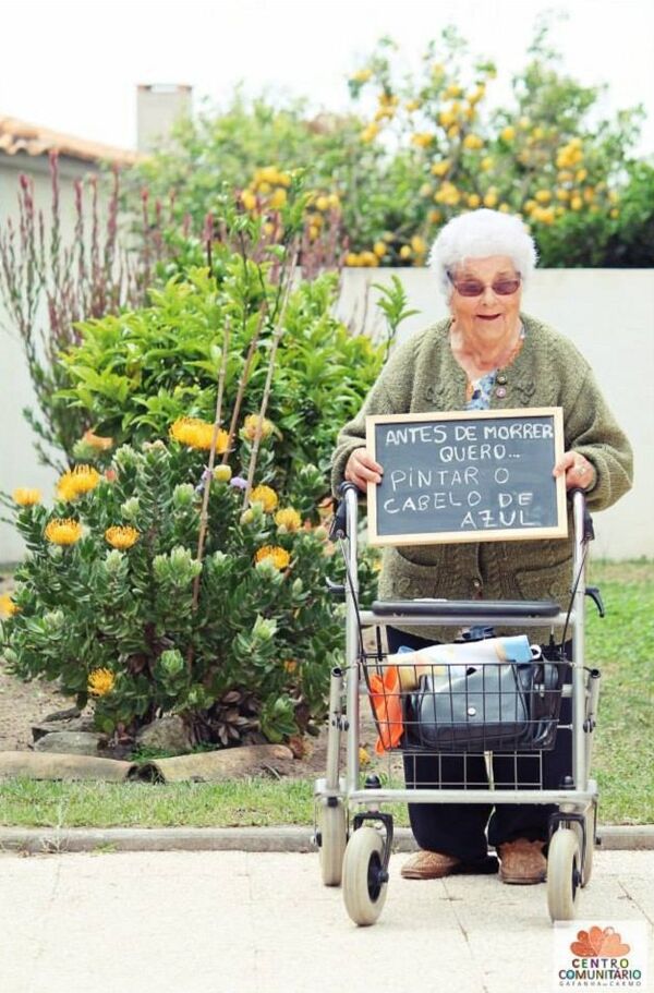 Avant de mourir, je voudrais colorer mes cheveux en bleu - Sputnik Afrique
