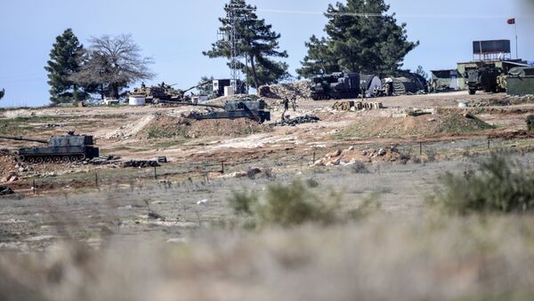 Türkische Panzer an der Grenze zu Syrien am 16. Februar, 2016 - Sputnik Afrique