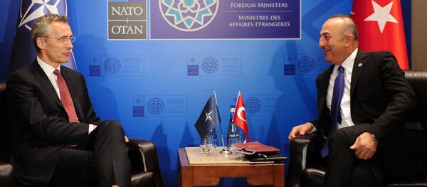 Mevlut Cavusoglu et Jens Stoltenberg Mevlut Cavusoglu et Jens Stoltenberg - Sputnik Afrique