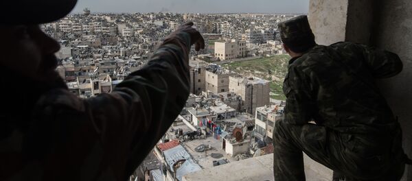 Des militaires syriens prennent position autour d'Alep - Sputnik Afrique