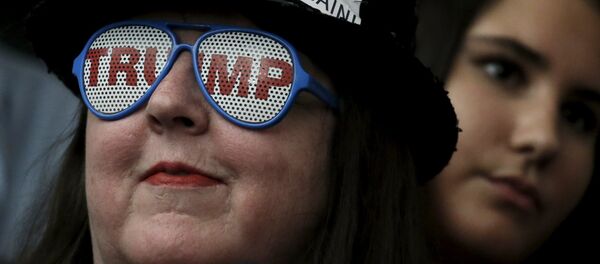 Une partisane du candidat présidentiel républicain Donald Trump - Sputnik Afrique