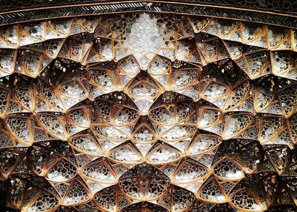 Le plafond du palais de Chehel-satan dans la ville d'Isfahan en Iran. - Sputnik Afrique