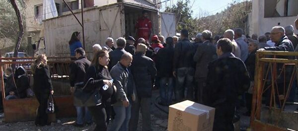 Farine, sucre, thé: Homs fait la queue pour ces choses simples qui la font se réjouir - Sputnik Afrique