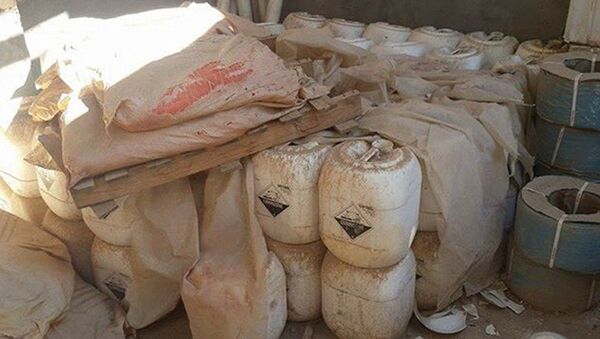 Des combattants des milices populaires de la province d'al-Anbar ont découvert deux entrepôts avec des armes chimiques, précédemment sous le contrôle de Daech - Sputnik Afrique