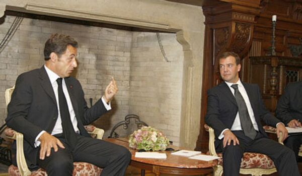 Des accords de coopération sur le site spatial de Kourou et l'Ermitage Plazza à Paris signés en présence de Medvedev et Sarkozy - Sputnik Afrique