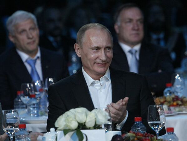 Vladimir Poutine lors d’une soirée de charité à Saint-Pétersbourg. - Sputnik Afrique