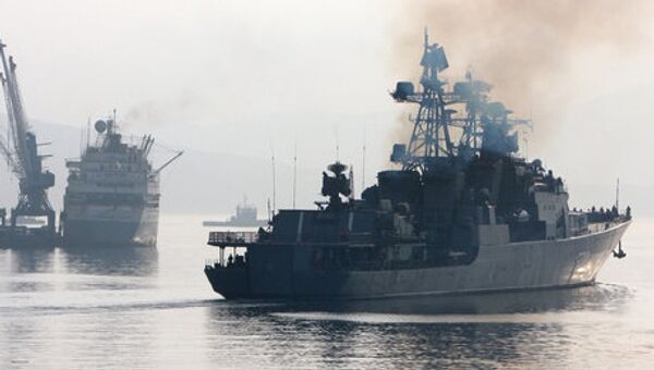 Un navire de guerre russe a escorté un convoi de 5 navires commerciaux au large de la Somalie - Sputnik Afrique