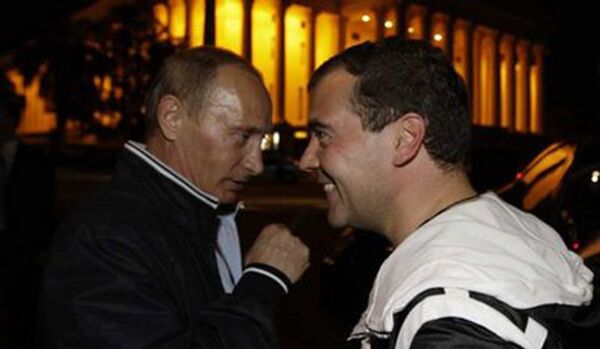 Présidentielle 2012: Poutine et Medvedev se concerteront - Sputnik Afrique