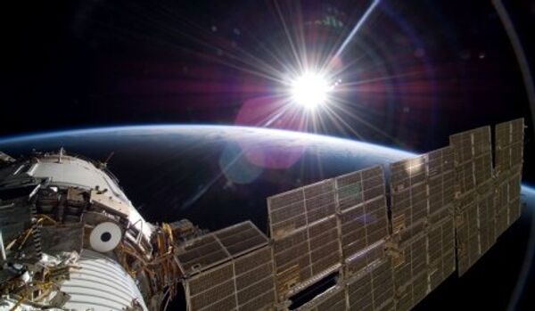 ISS: les cosmonautes russes ont installé des appareils pour étudier les éclairs - Sputnik Afrique