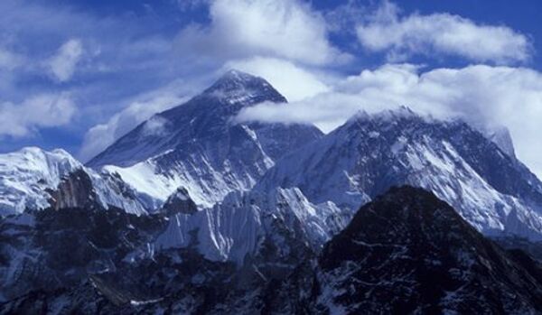 Everest: nouveau record du nombre d'ascensions - Sputnik Afrique