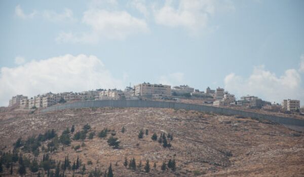 Israël démantèle le mur de sécurité aux environs de la ville de Ramallah en Cisjordanie - Sputnik Afrique